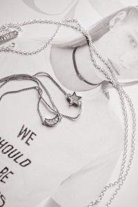 biżuteria srebrna - łańcuszki z zawieszkami